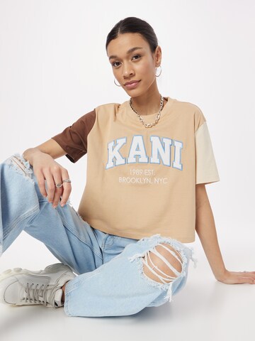 T-shirt Karl Kani en beige : devant