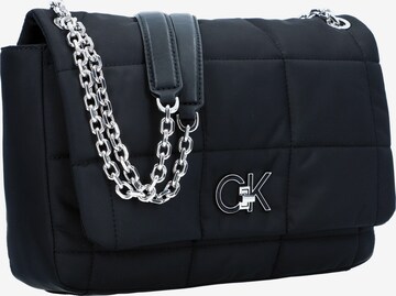 Calvin Klein Schultertasche 'Re-Lock Quilt' in Schwarz