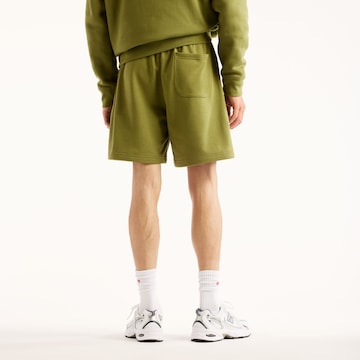 new balance Regular Shorts 'Essentials' in Grün
