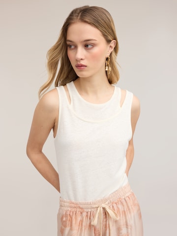 MOTIVI - Camiseta en blanco