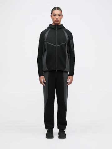 Hanorac de la Nike Sportswear pe negru: față