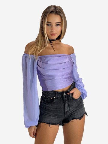 Elara Bluse in Lila: Vorderseite