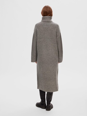 SELECTED Knitted dress in Grey