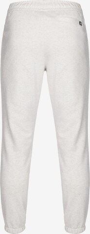 Effilé Pantalon new balance en blanc