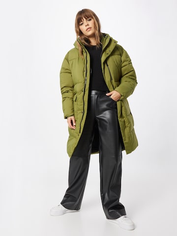 mazine Winter Coat in Green: front