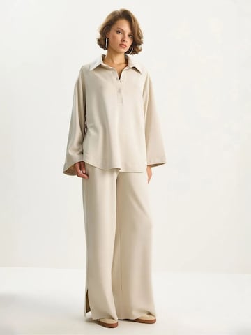 Completo pantalone di Bianco Lucci in beige
