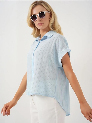 Bigdart Blouse in Blue