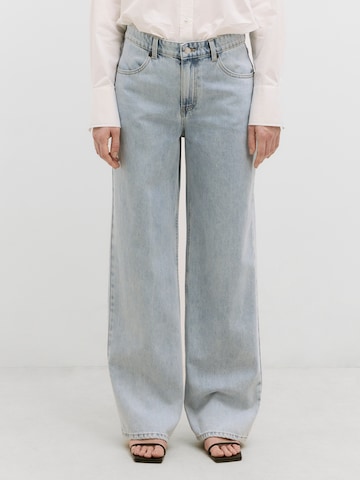 EDITED Wide leg Jeans 'Maleah' i blå: framsida