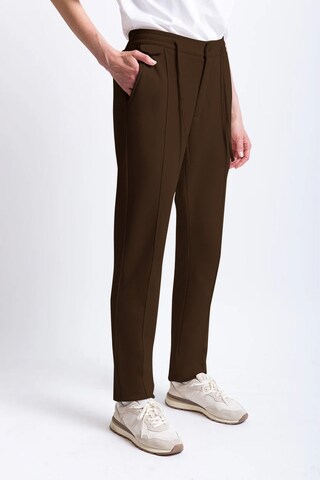 UNIQVIBE Slim fit Trousers in Brown