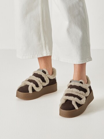 Tamaris Sneakers laag in Bruin