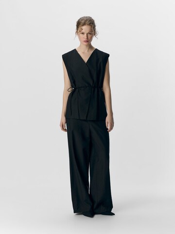 Loosefit Pantaloni 'Yui' di OBJECT in nero