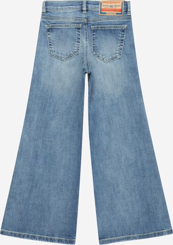 DIESEL Flared Jeans i blå