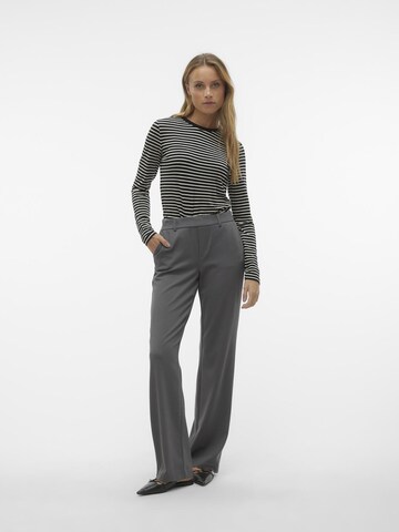 regular Pantaloni 'Maya' di VERO MODA in grigio