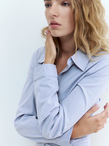 Pull&Bear Blouse in Blue