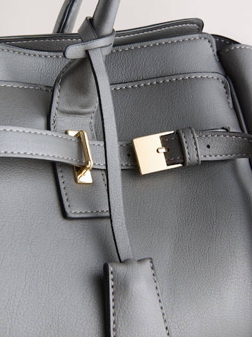 Next Schultertasche in Grau