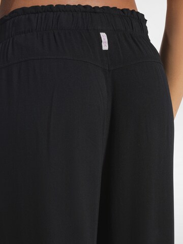 DEHA Regular Sporthose in Schwarz