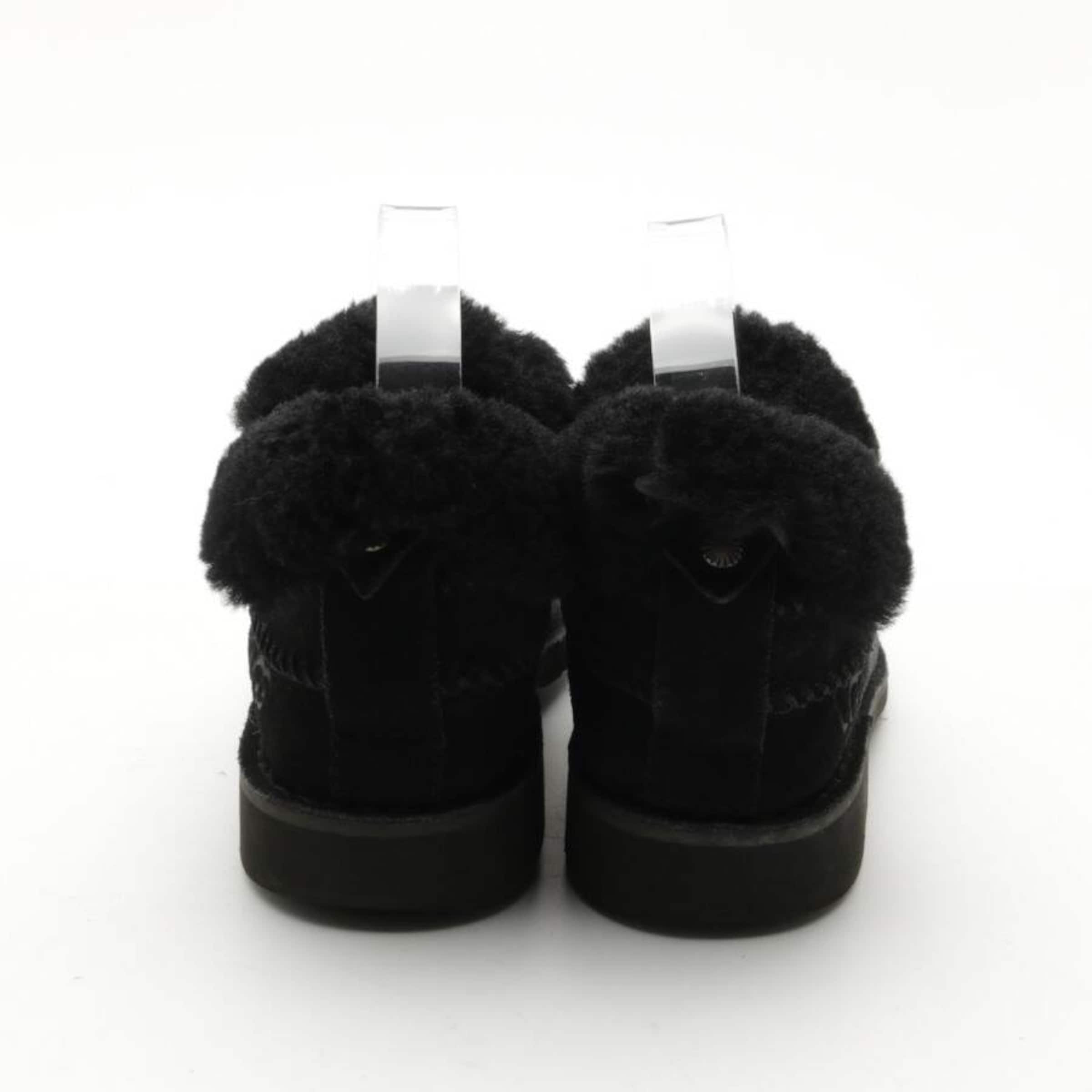 UGG Flats & Loafers in 38 in Grey