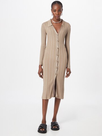 Robes en maille River Island en beige : devant