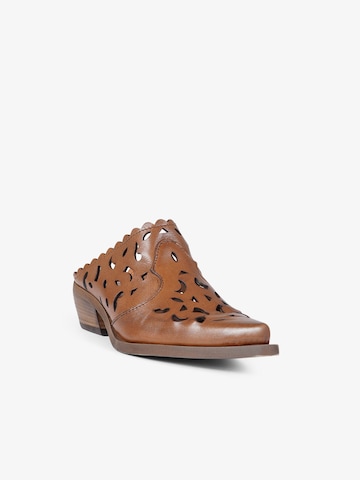 ZOÉ Clogs in Beige: front