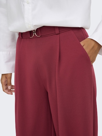 JDY - regular Pantalón 'GEGGO' en rojo