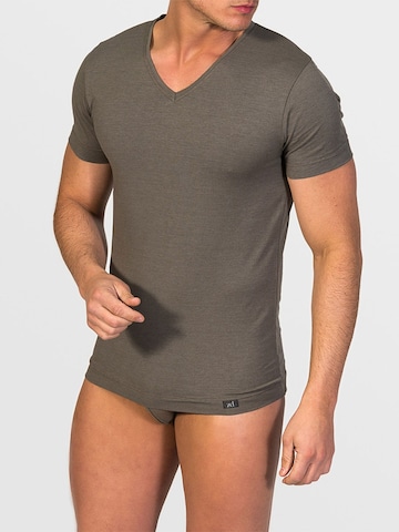 zd ZERO DEFECTS - Camiseta térmica 'V-Neck T-shirt Soya Yarn' en verde: frente