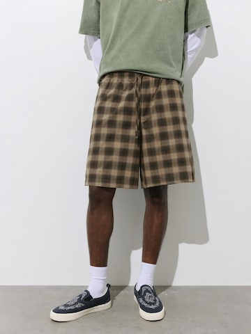 Pull&Bear Loosefit Hose in Braun: Vorderseite