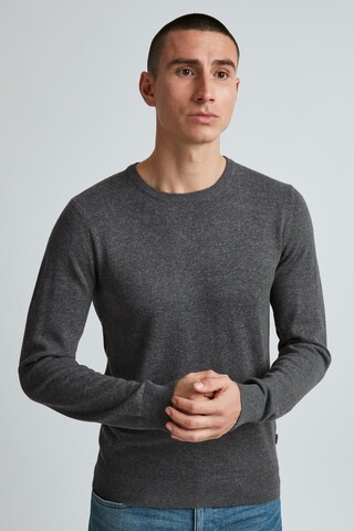 Pull-over 'MELVIN' 11 Project en gris : devant