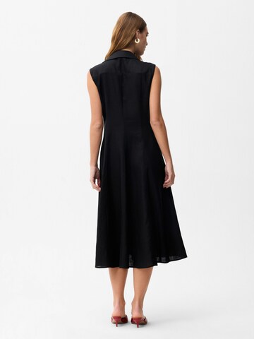 adl Kleid‌ in Schwarz