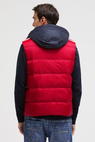 CAMP DAVID Vest in Red