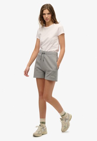 Superdry Regular Broek in Grijs