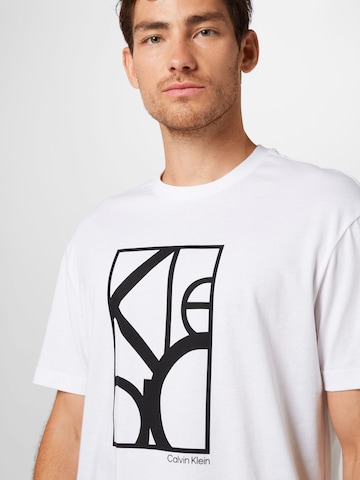 T-Shirt Calvin Klein en blanc