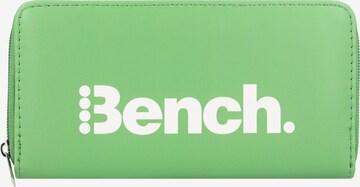 BENCH Wallet in Green: front