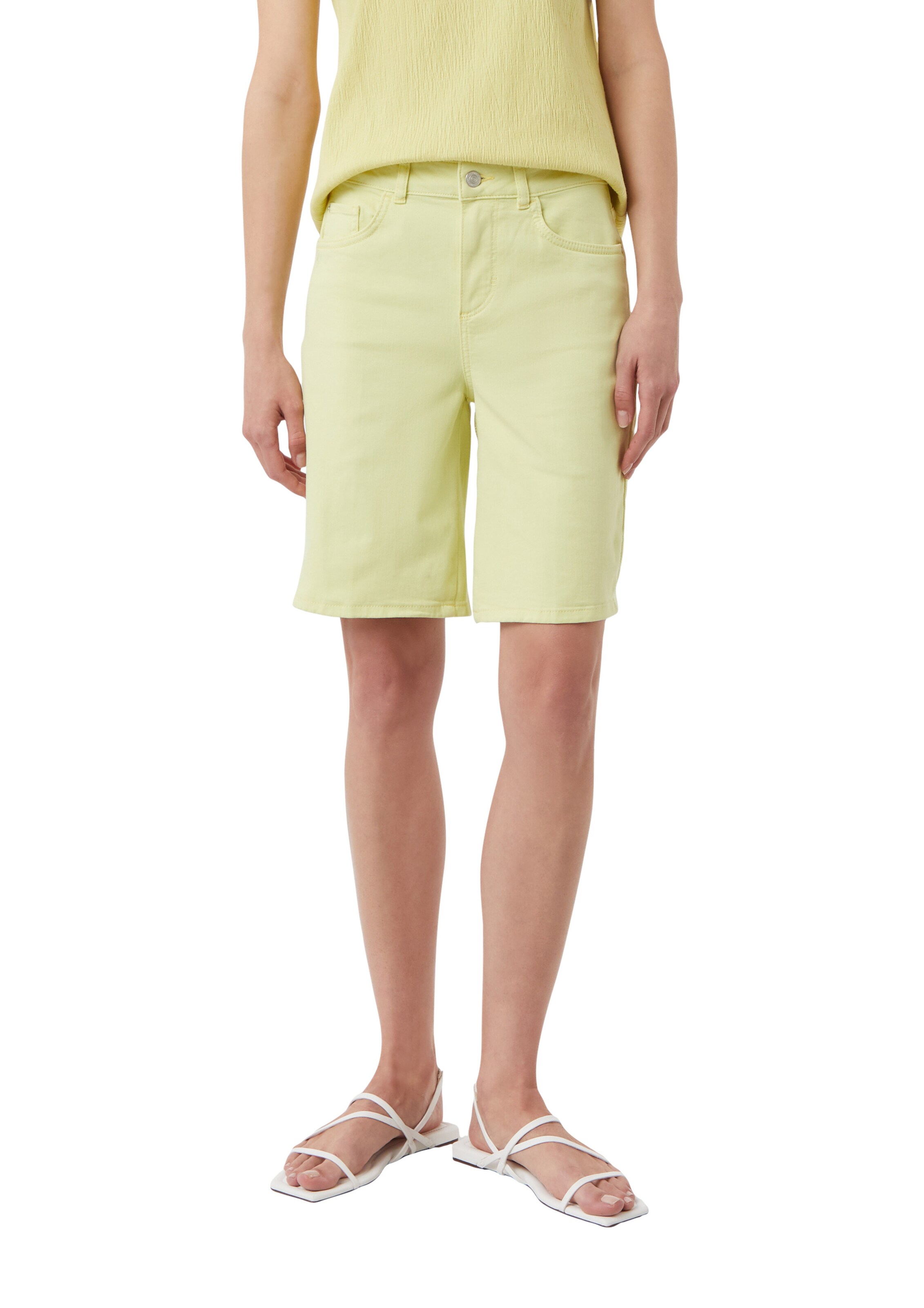 COMMA Regular Jeans in Groen: voorkant