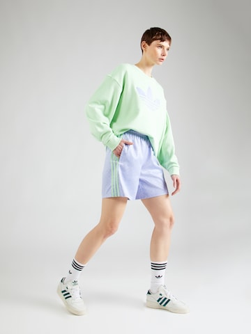 ADIDAS ORIGINALS Loosefit Shorts in Lila