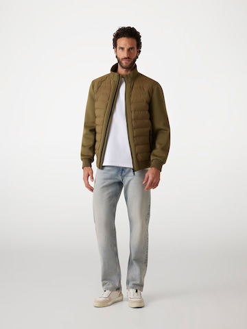 GUESS Between-Season Jacket in Green