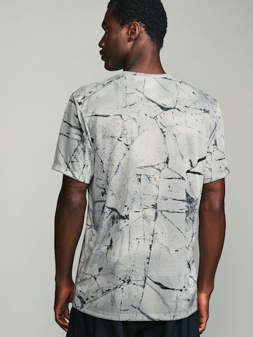 Next Performance shirt in White