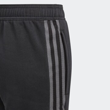 Slimfit Pantaloni sportivi 'Tiro 21 Sweat' di ADIDAS PERFORMANCE in nero