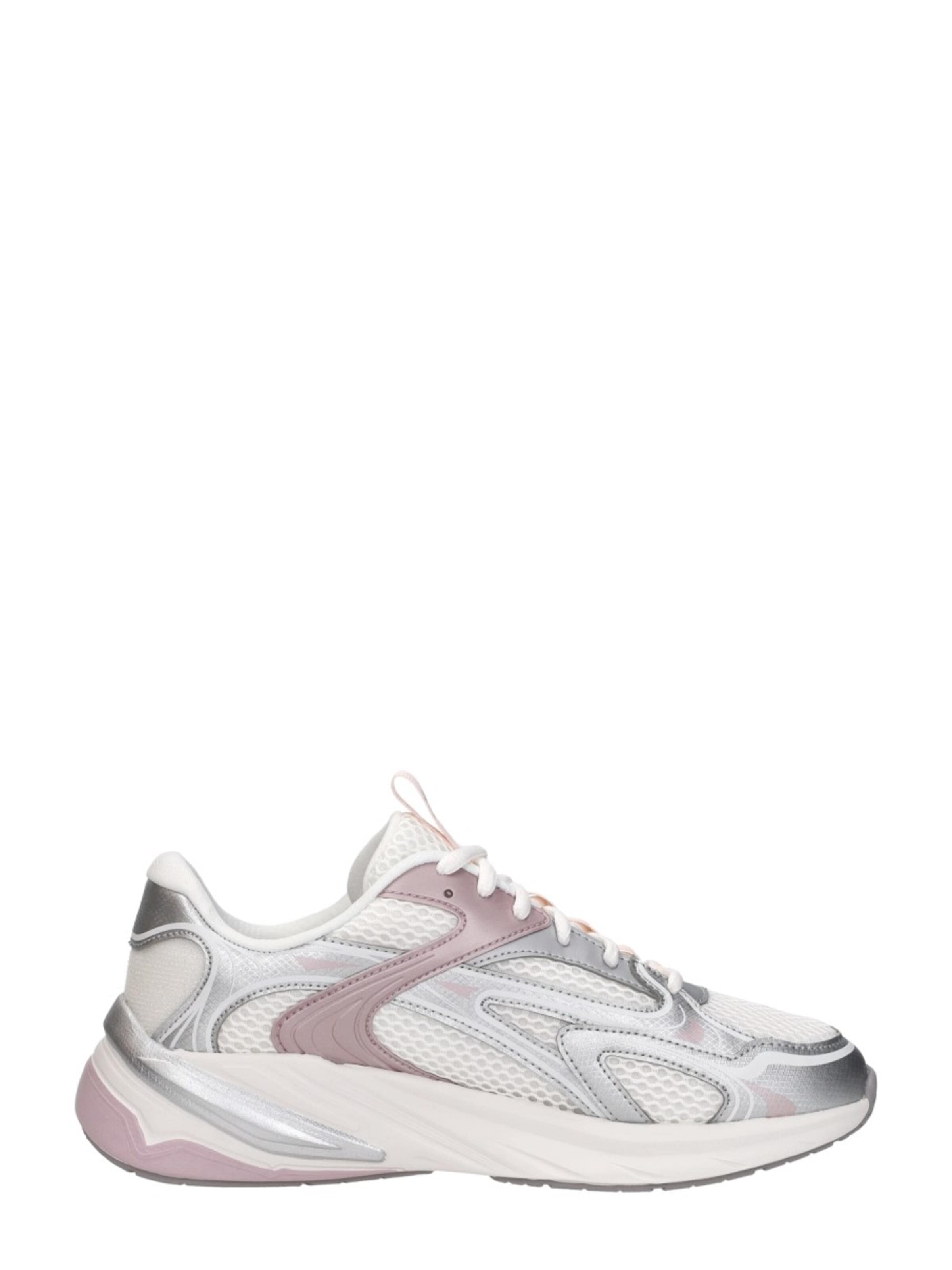 SKECHERS Trainers in White