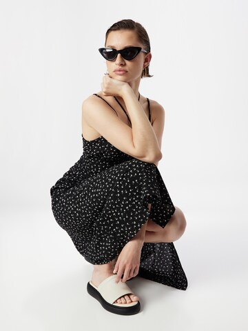 Abito estivo di Monki in nero