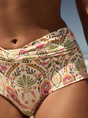 Slip bikini di Next in beige
