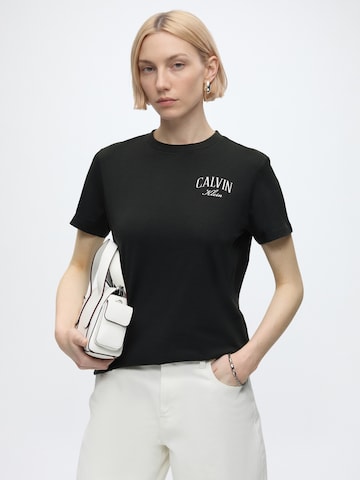 T-shirt Calvin Klein Jeans en noir : devant