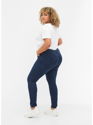 Slimfit Jeans 'Amy' de la Zizzi pe albastru