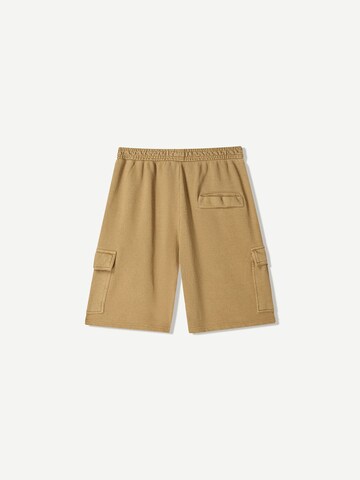 Bershka Regular Карго панталон в кафяво