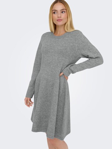 JDY Strikkjole 'Rosemary' i grå: forside