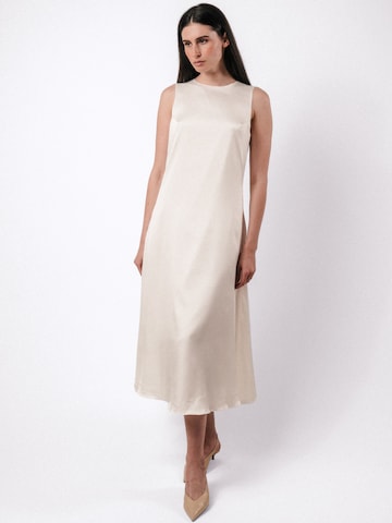 IORGONI - Vestido 'La Fontaine Dress' en blanco