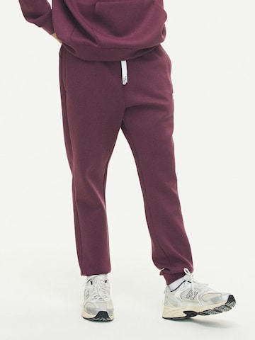 DRILLS Apparel Tapered Broek 'RECREATION Scuba Jogger' in Rood