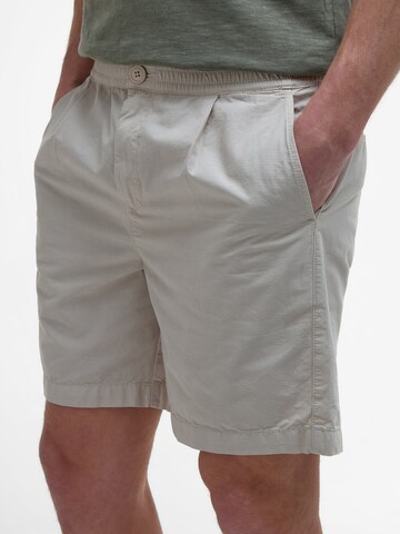 Regular Pantalon 'Rickfell' Barbour en beige
