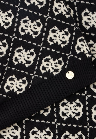 Căciulă de la GUESS pe negru