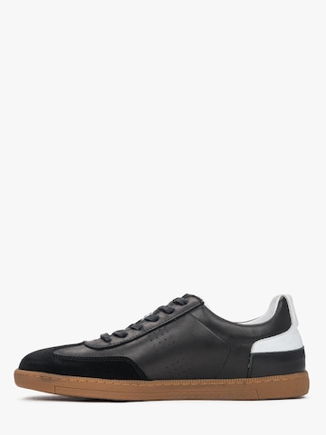 Sneaker bassa '951832-50' di Estro in nero