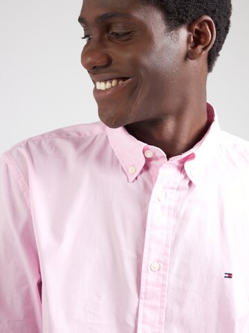 TOMMY HILFIGER Regular Fit Skjorte i pink